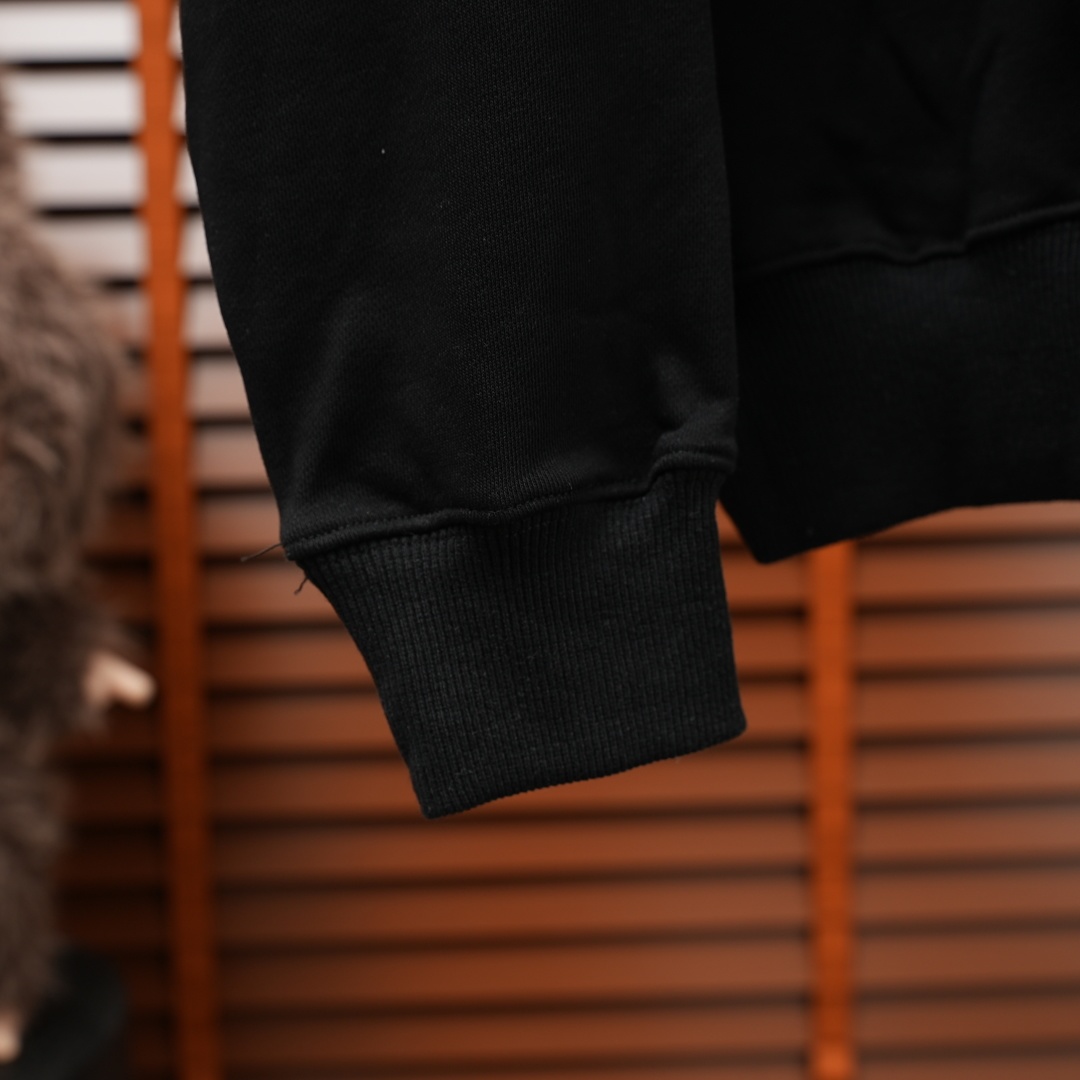 Mardi Mercredi Sweatshirt — Black / Yellow