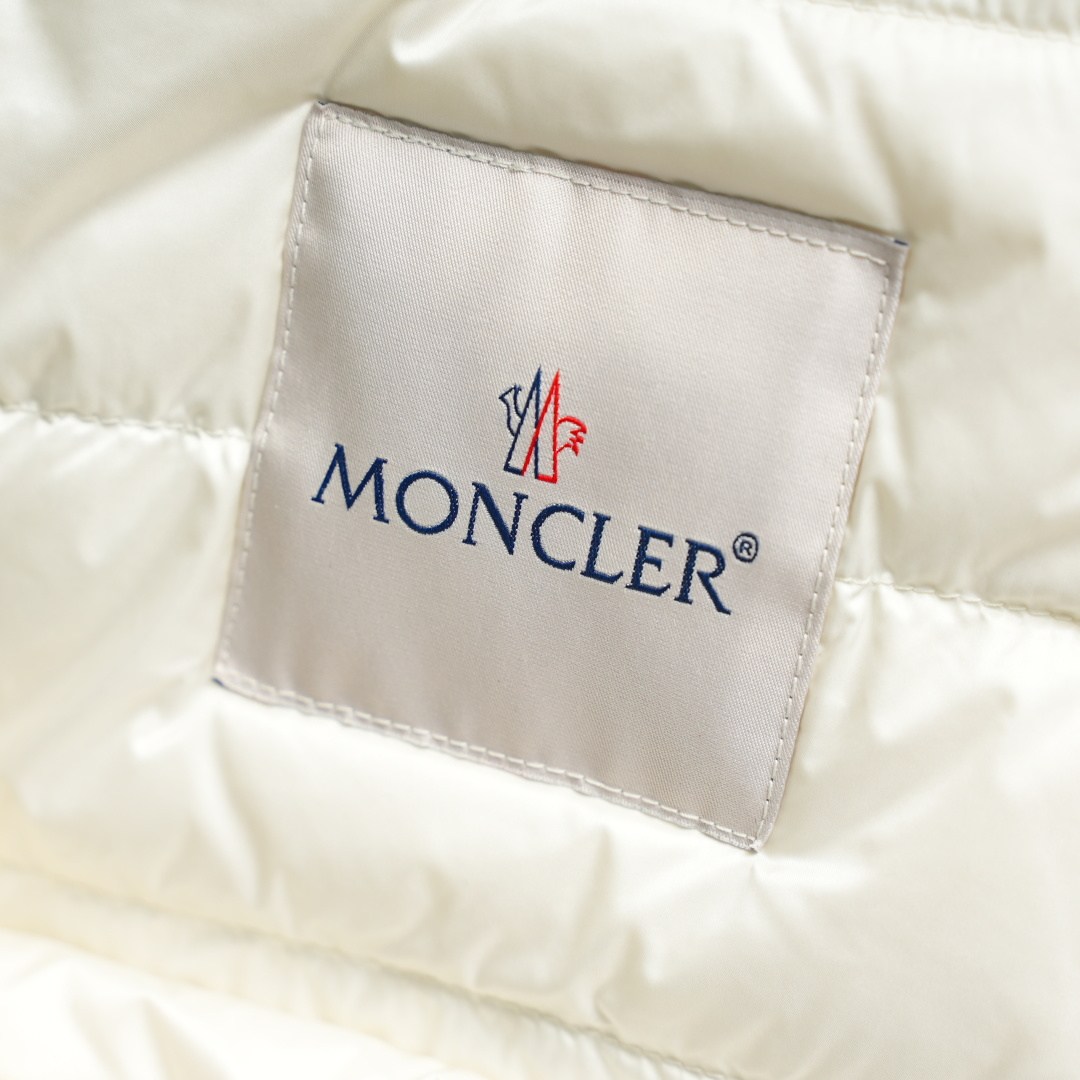Moncler Down Jacket 2699 — White