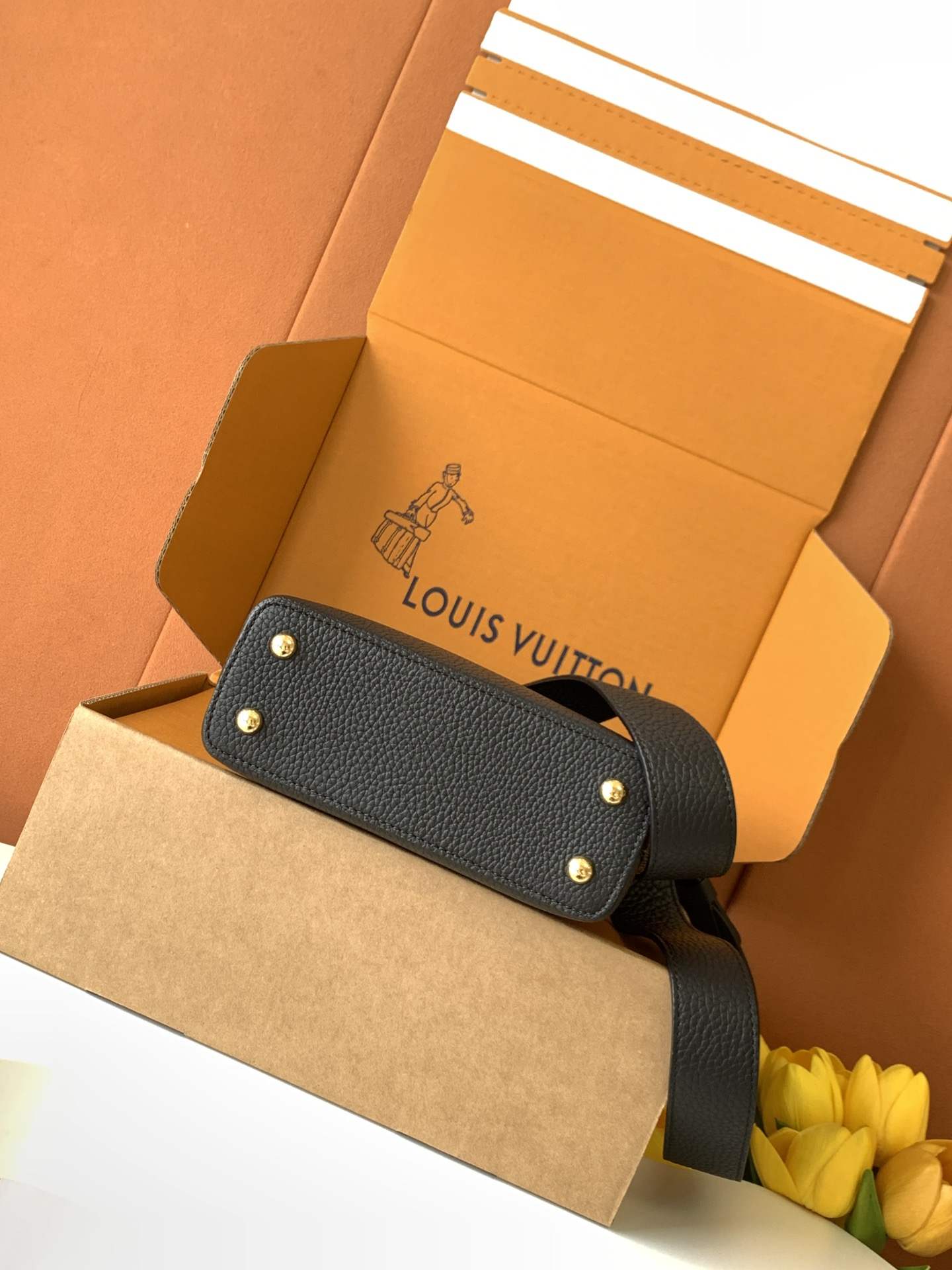 Louis Vuitton Capucines Mini top-handle bag — M80041
