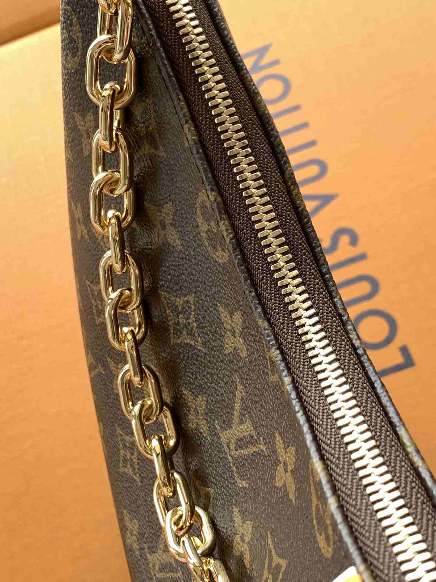 Louis Vuitton Cookie BB — M15056