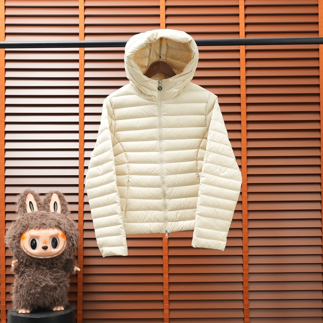 Moncler Down Jacket 2633 — White