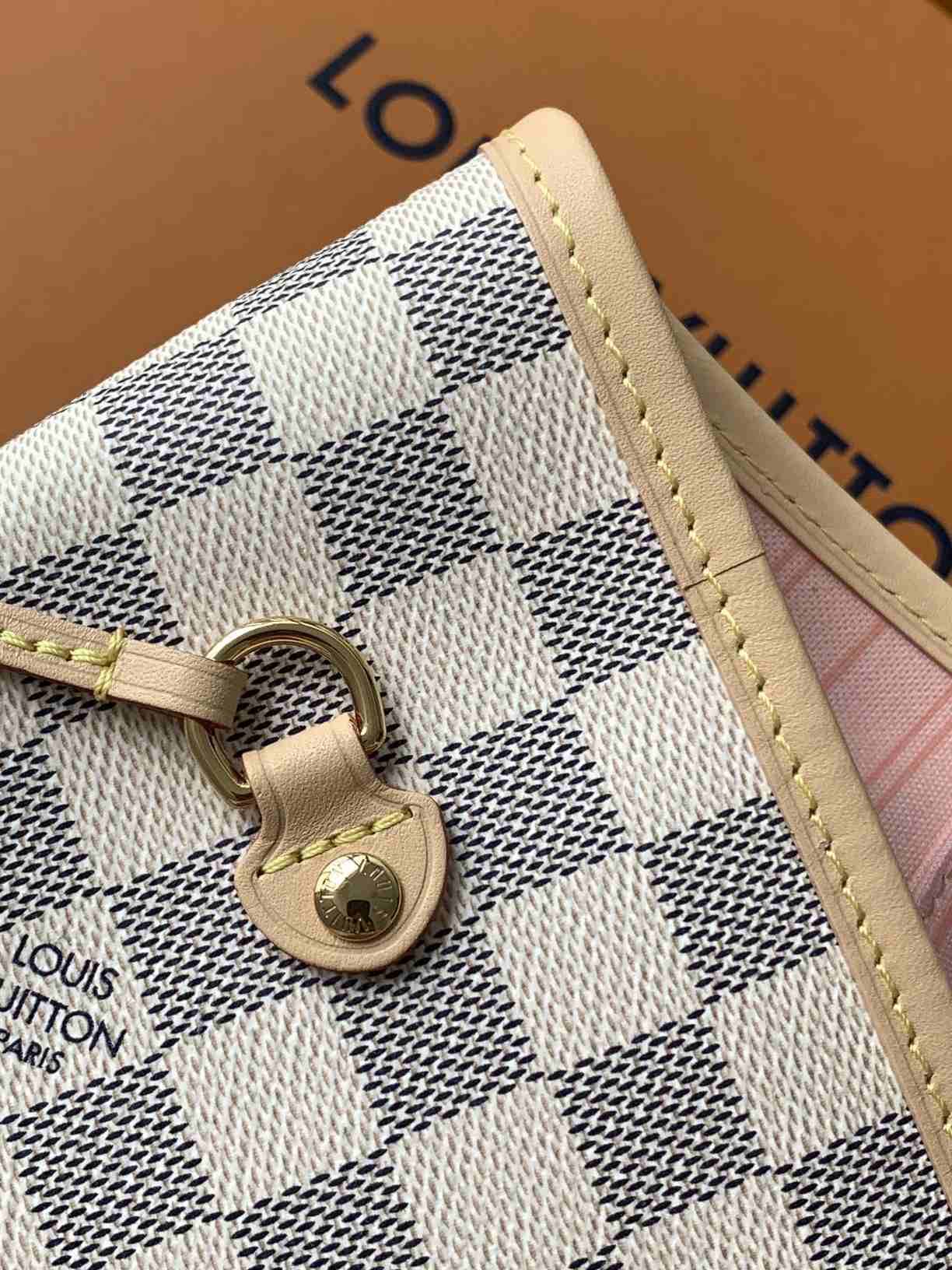 Louis Vuitton Neverfull Tote Bag in Light Checkerboard and Pink
