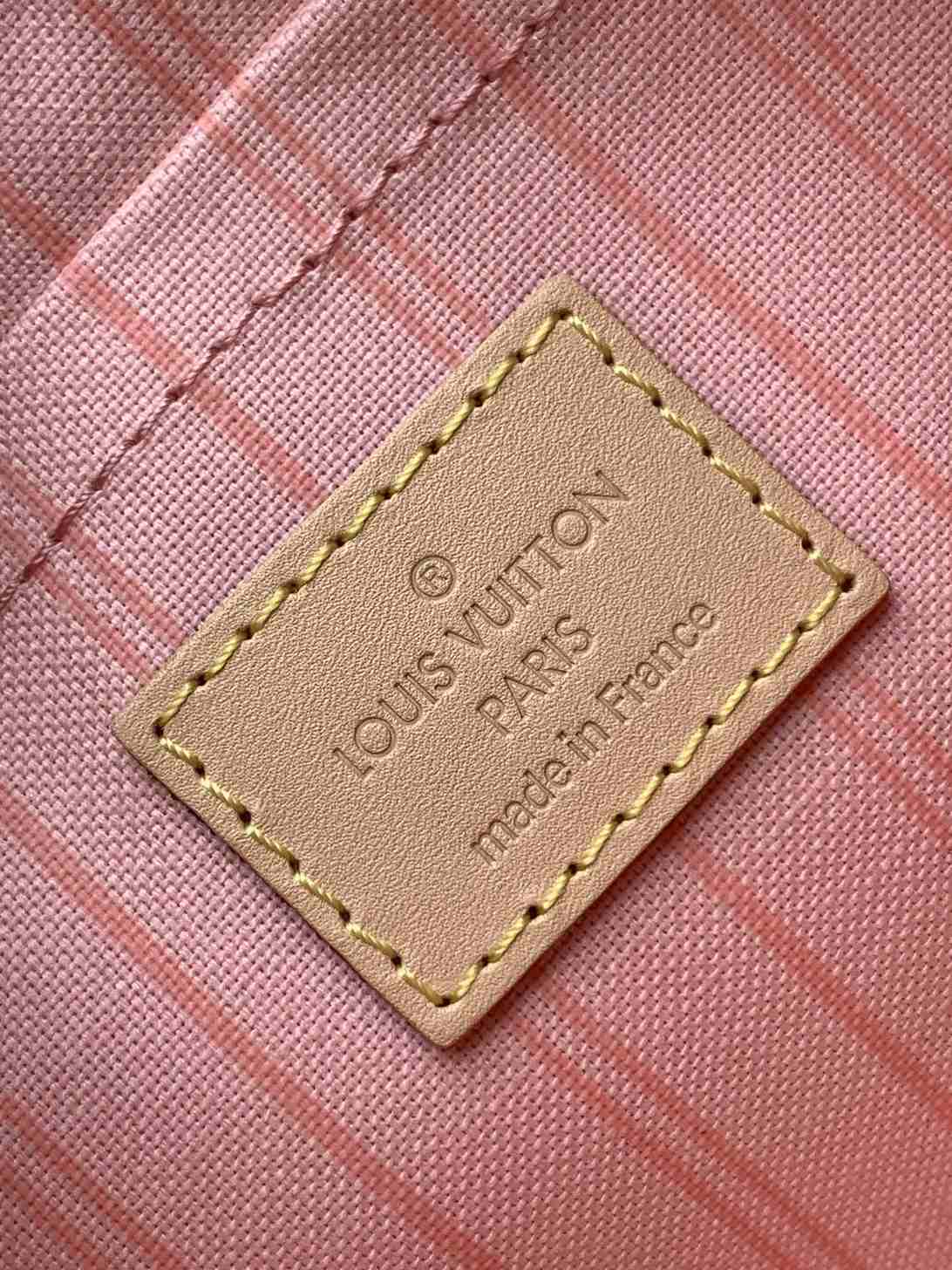 Louis Vuitton Neverfull Tote Bag in Light Checkerboard and Pink