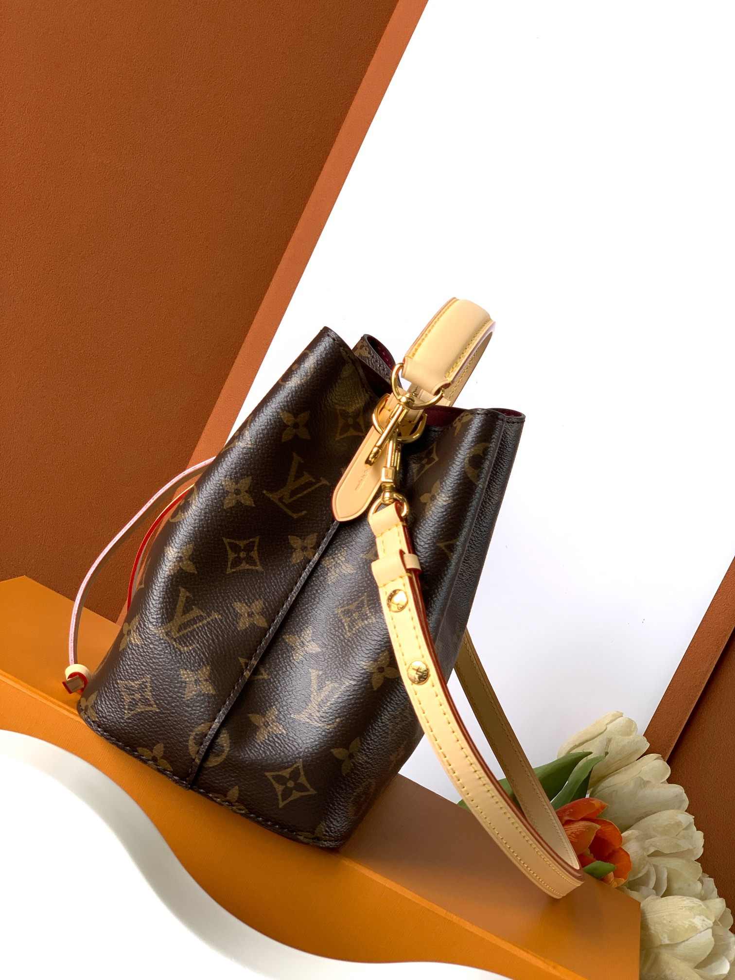 Louis Vuitton NéoNoé BB Bucket Bag — M46581