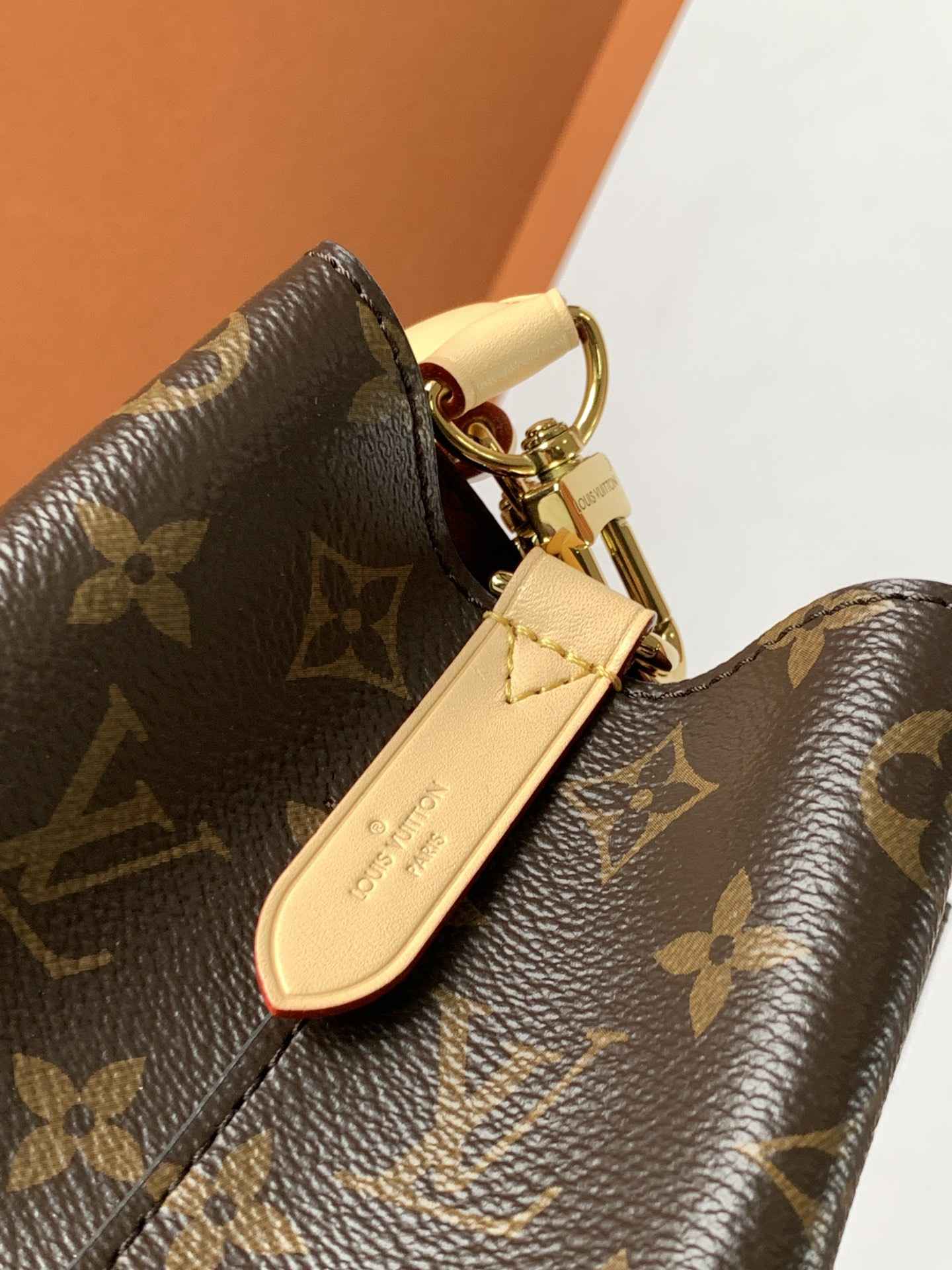 Louis Vuitton NéoNoé BB Bucket Bag — M46581
