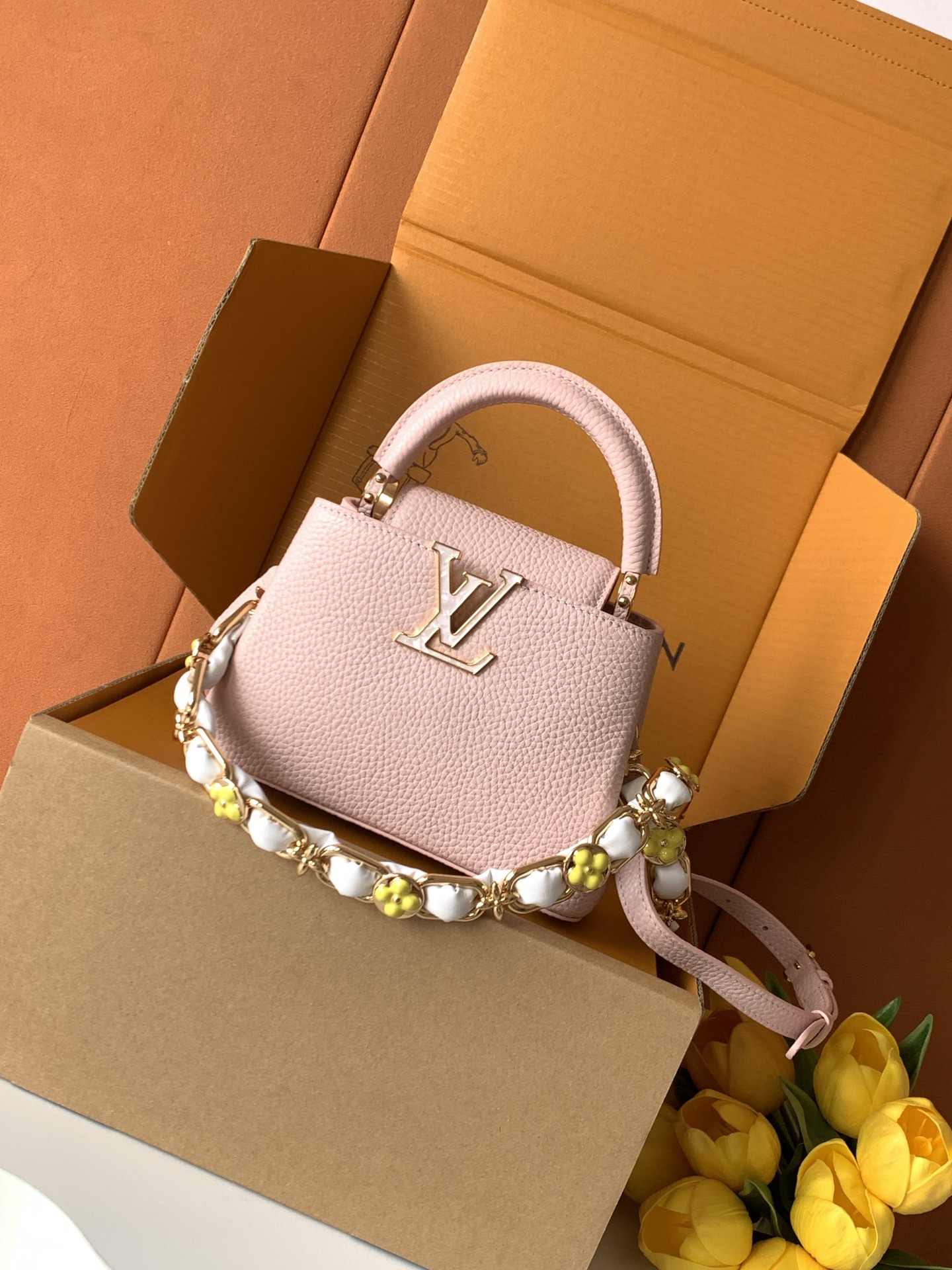 Louis Vuitton Capucines Mini Top-Handle Bag — M23363, Product 27485
