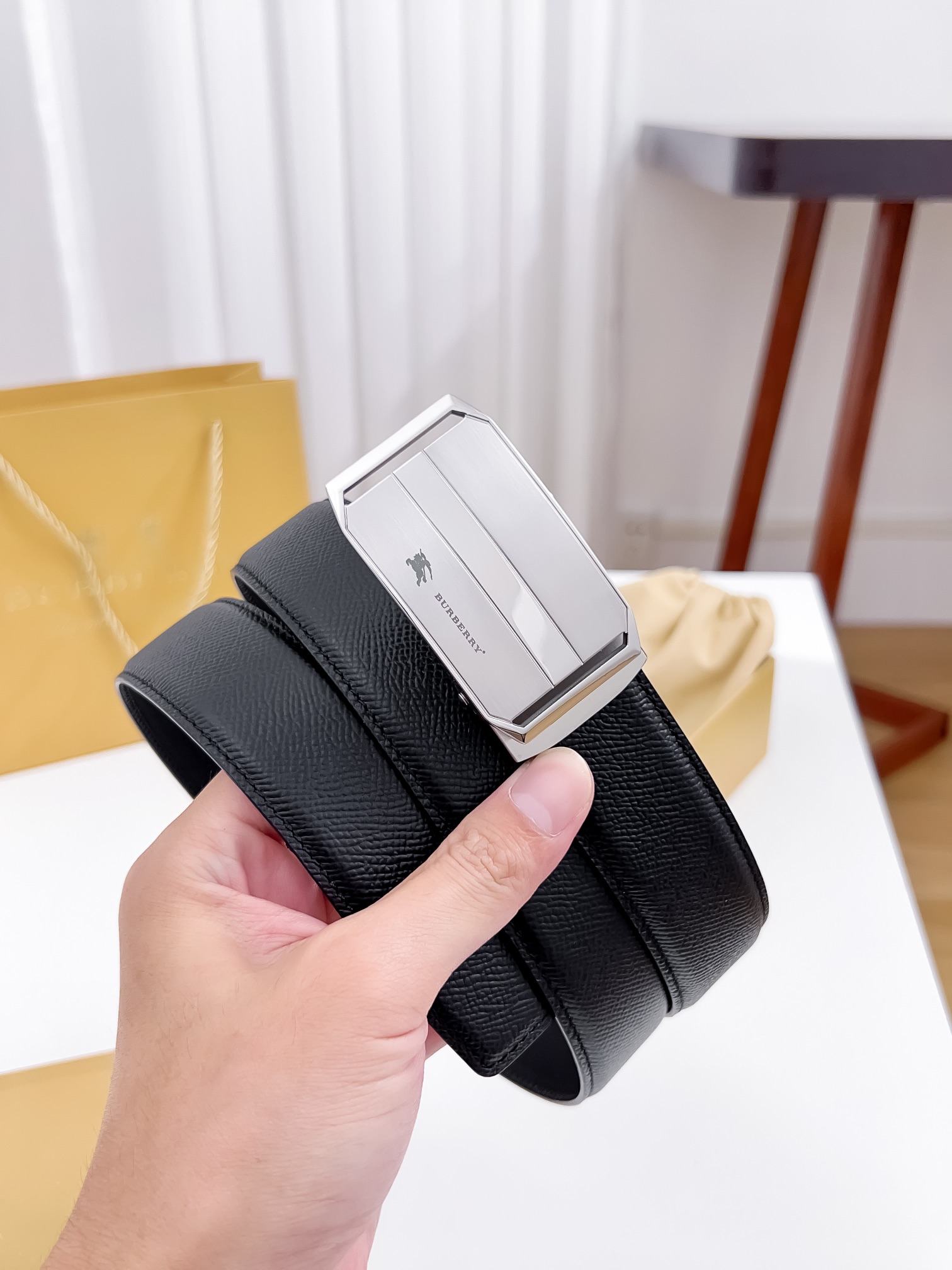 Burberry Belt – 35mm