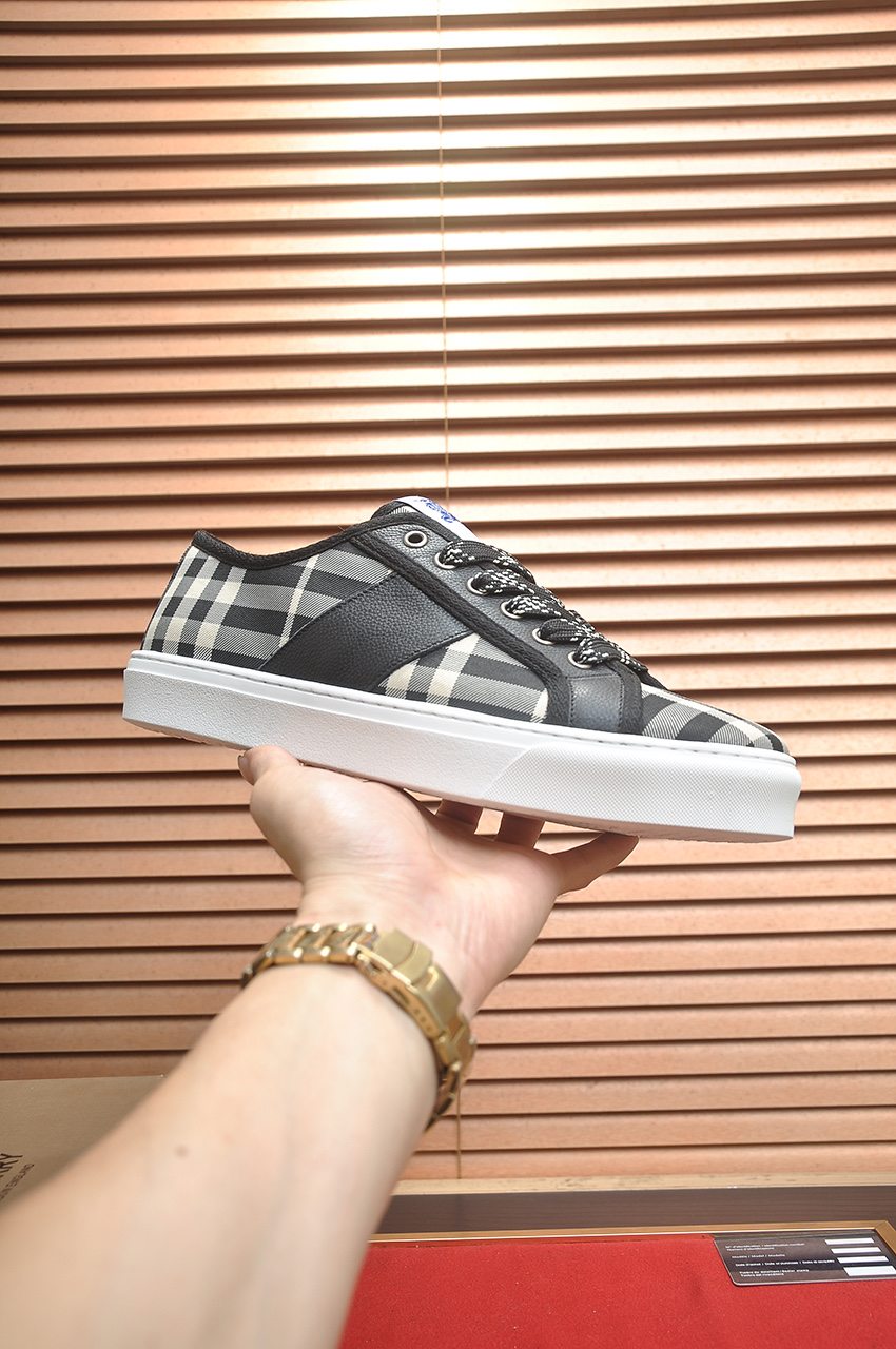 Burberry Sneakers
