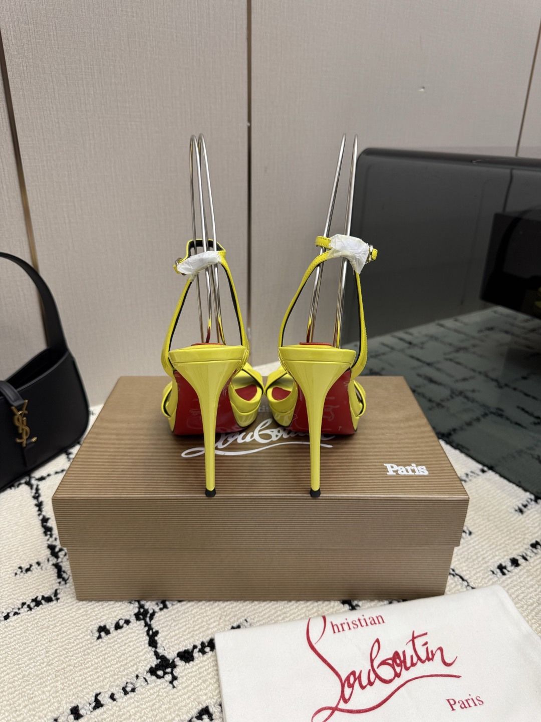 Christian Louboutin Pumps