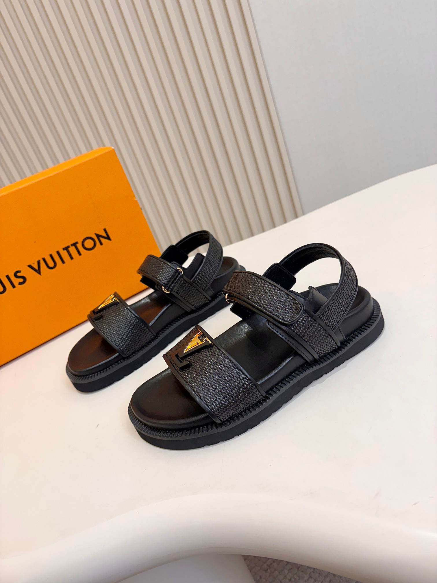 Louis Vuitton Slippers