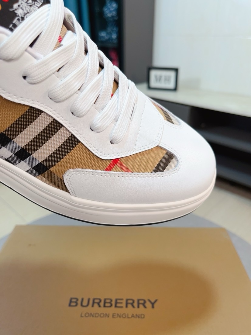 Burberry Sneakers