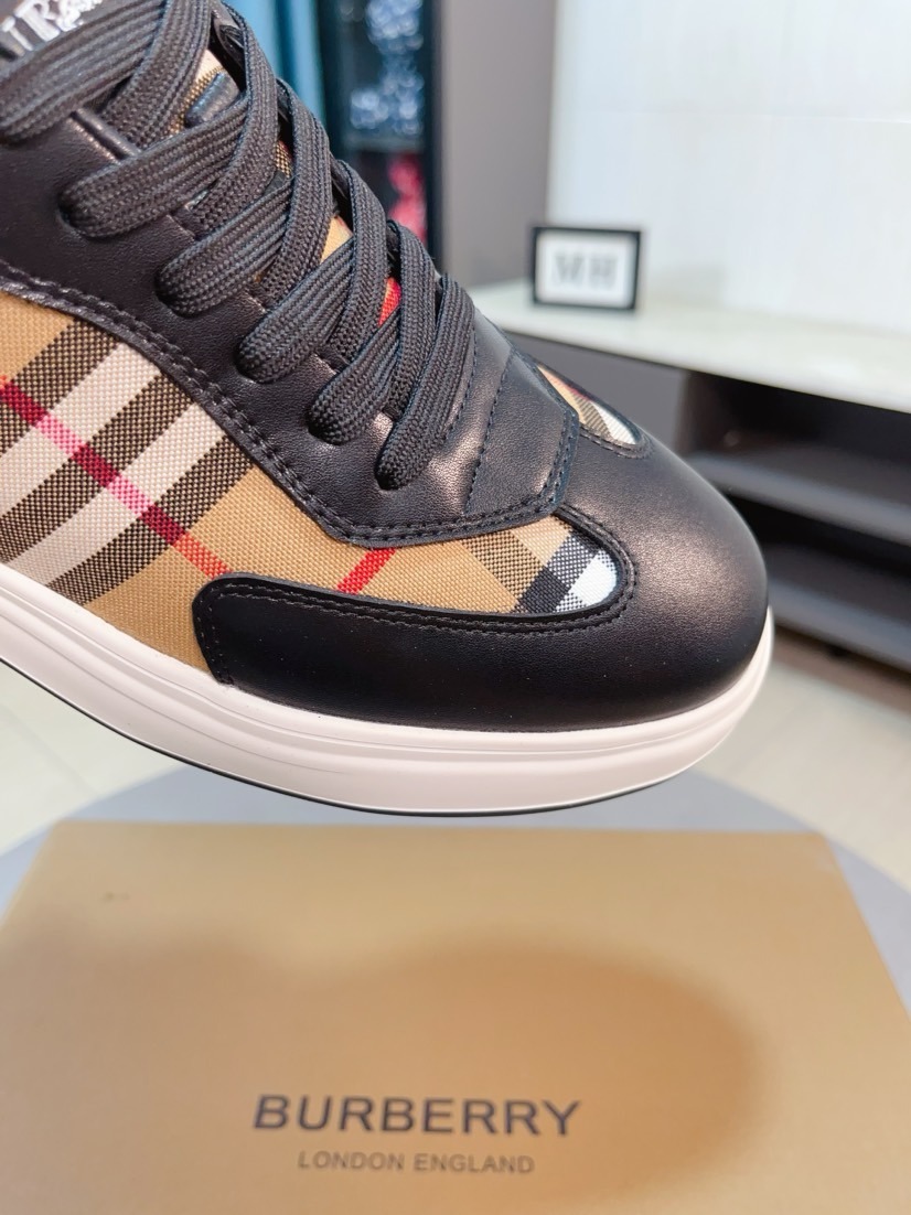 Burberry Sneakers