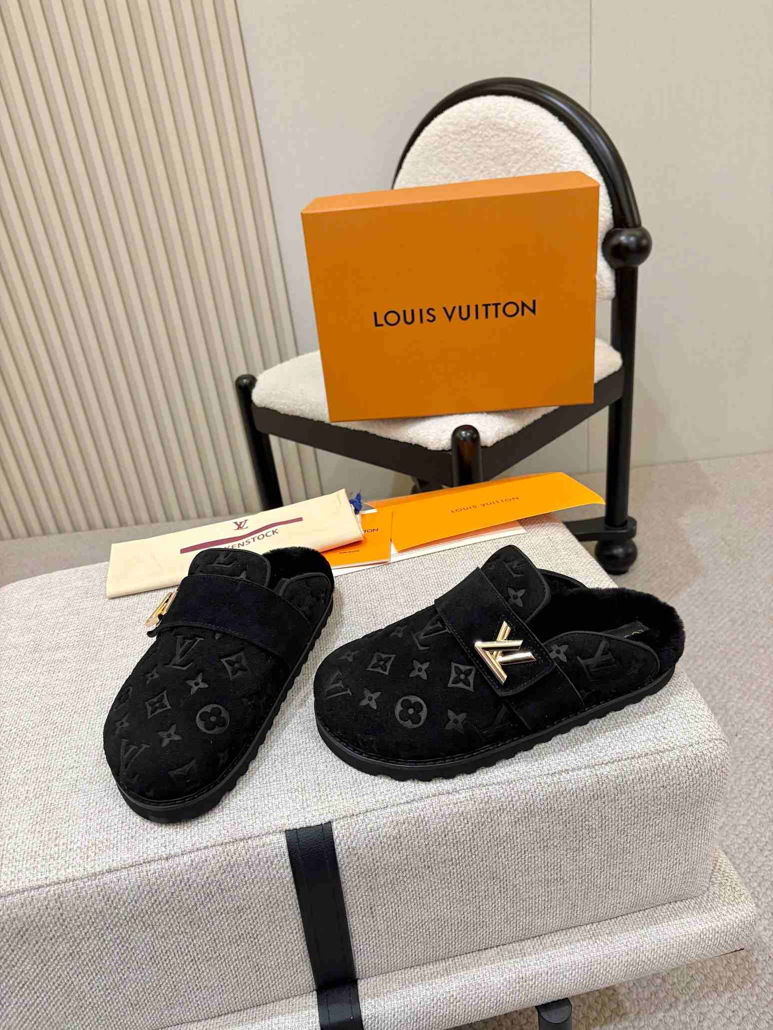 Louis Vuitton Slippers