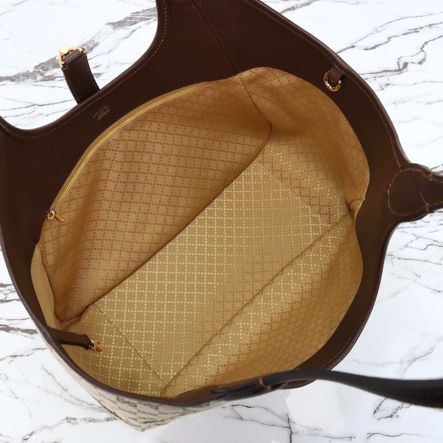 Gucci GG-Pattern Tote Bag — 866645