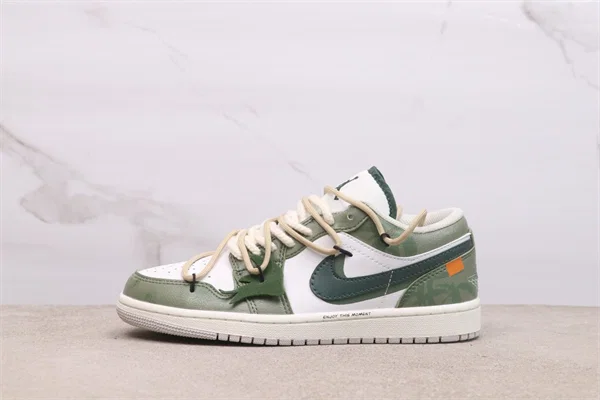 Air Jordan 1 Low FQ7687-300