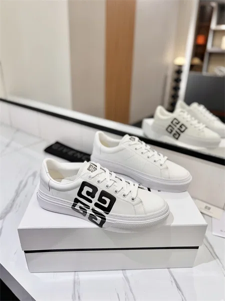 Givenchy Sneakers