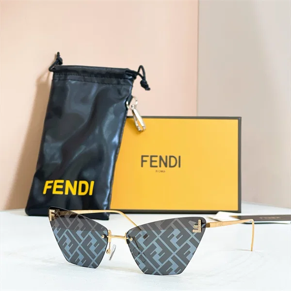 FENDI Sunglasses - FE4160US