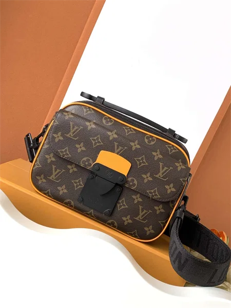 Louis Vuitton S Lock Messenger — M46688