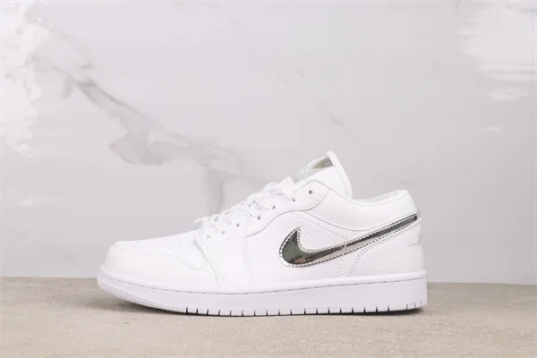Air Jordan 1 Low IQ9381-100