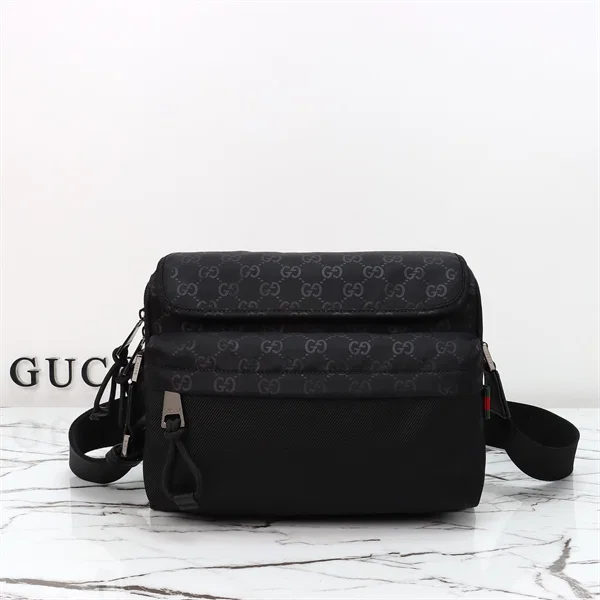 Gucci Medium GG Messenger Bag — 816820