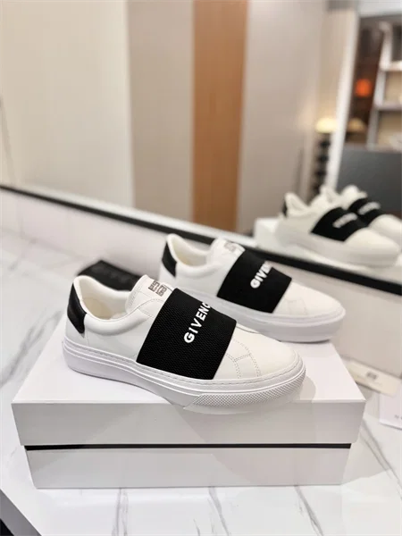Givenchy Sneakers