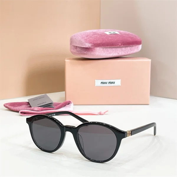 MIU MIU Sunglasses - MU02W