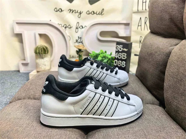 adidas SUPERSTAR II Shoes