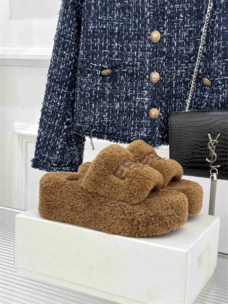 Fendi Slippers