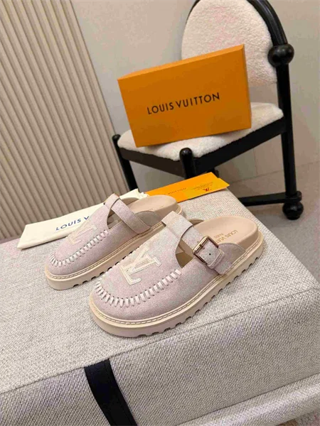 Louis Vuitton Slippers