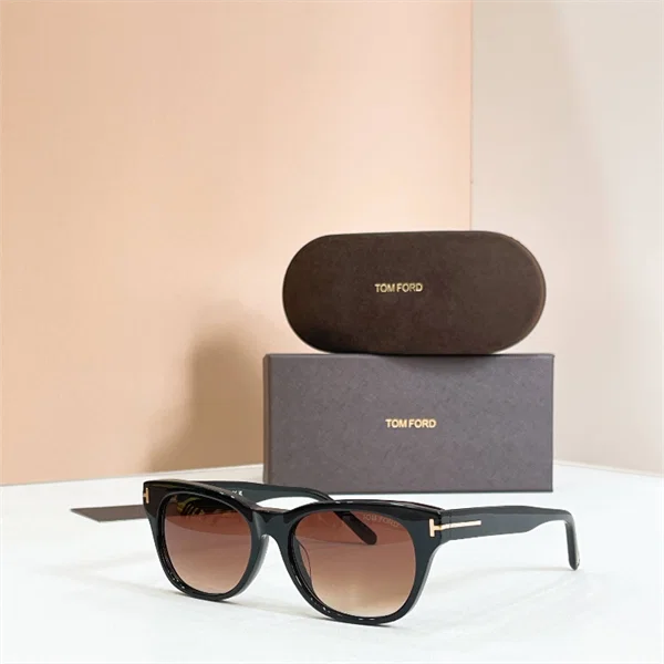 TOM FORD Sunglasses - TF1362