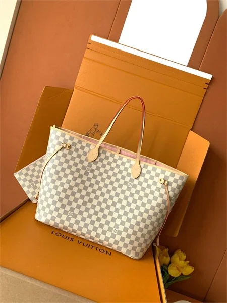 Louis Vuitton Neverfull Tote Bag — M40601