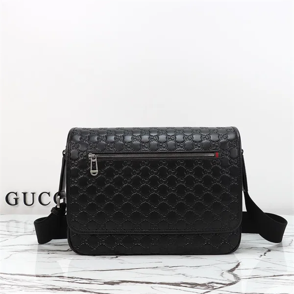 Gucci GG Emblem Medium Crossbody Bag — 850235